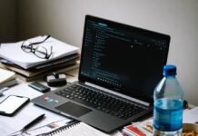 How Students Are Making $500+ a Month Freelancing Typical 1 AM student freelancing desk chaos